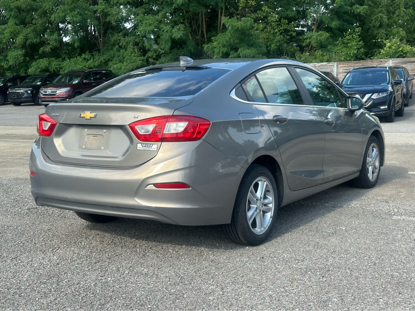 Thumbnail: 2017 Chevrolet Cruze - 5