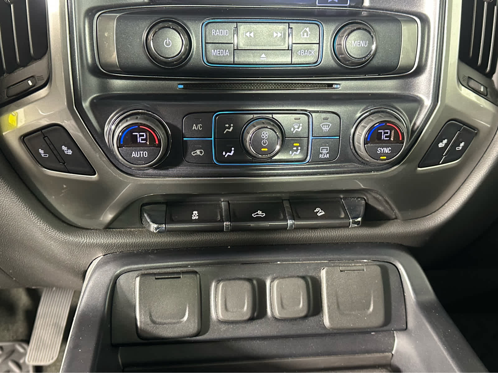 Thumbnail: 2018 Chevrolet Silverado 1500 - 16