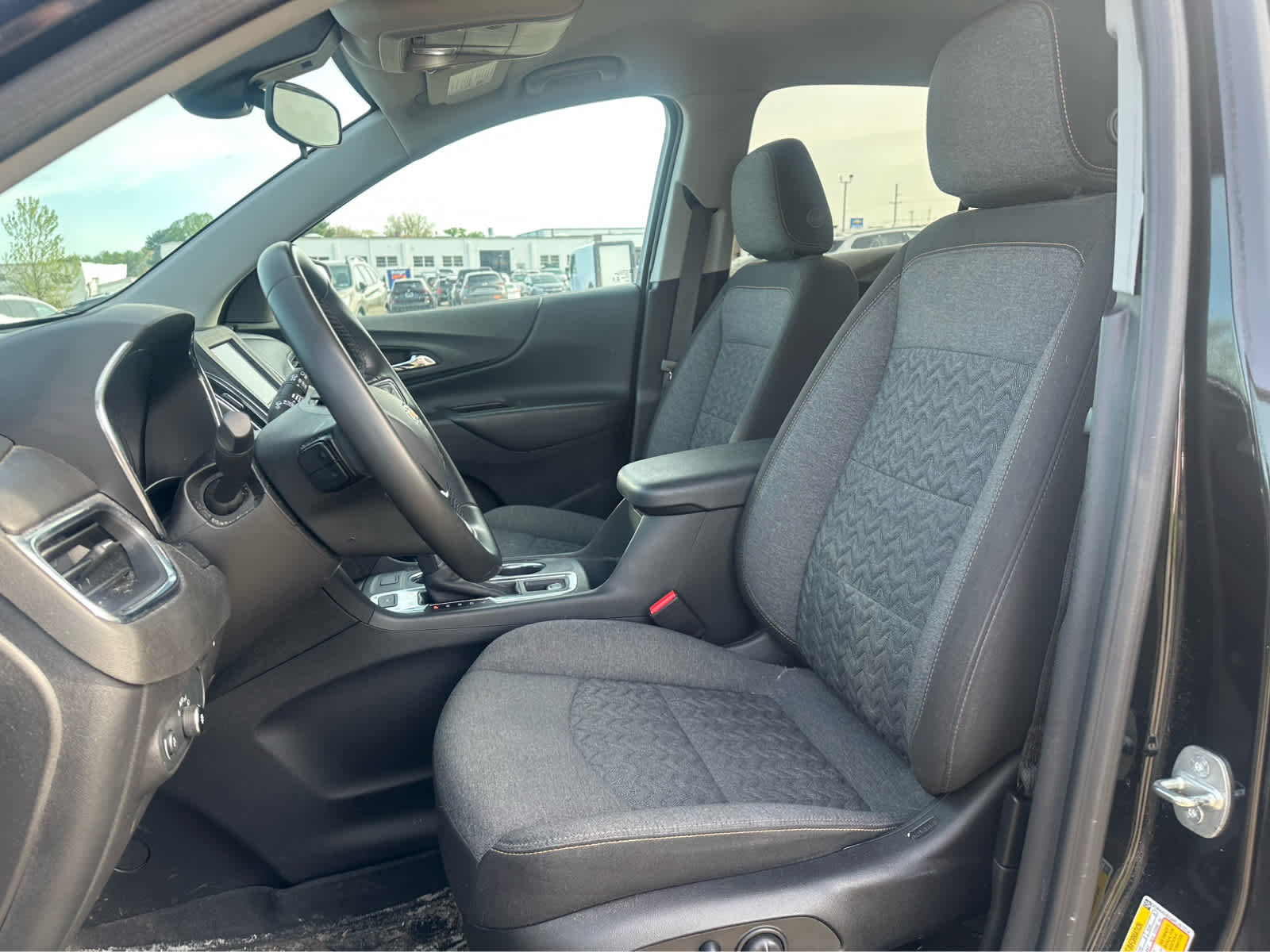 Thumbnail: 2023 Chevrolet Equinox - 10