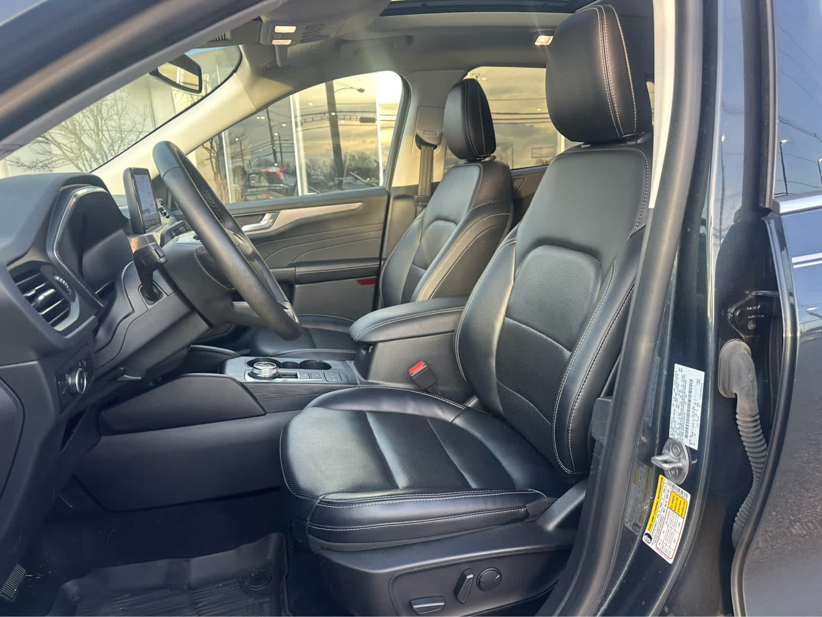 Thumbnail: 2022 Ford Escape - 9