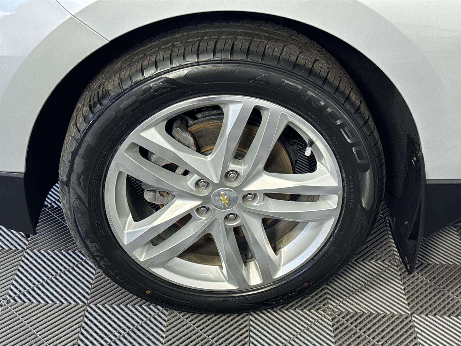 Thumbnail: 2019 Chevrolet Equinox - 11