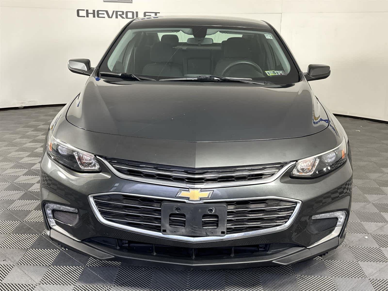 Thumbnail: 2017 Chevrolet Malibu - 8