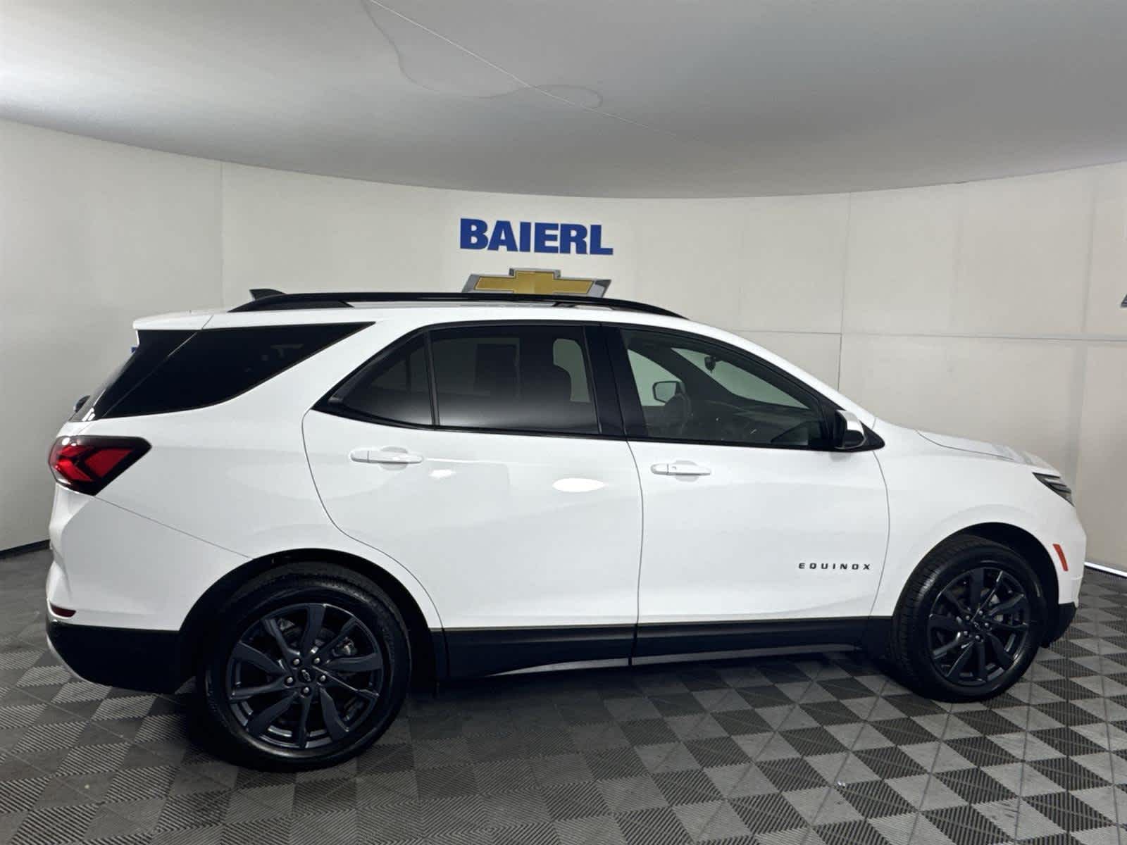 Thumbnail: 2022 Chevrolet Equinox - 6