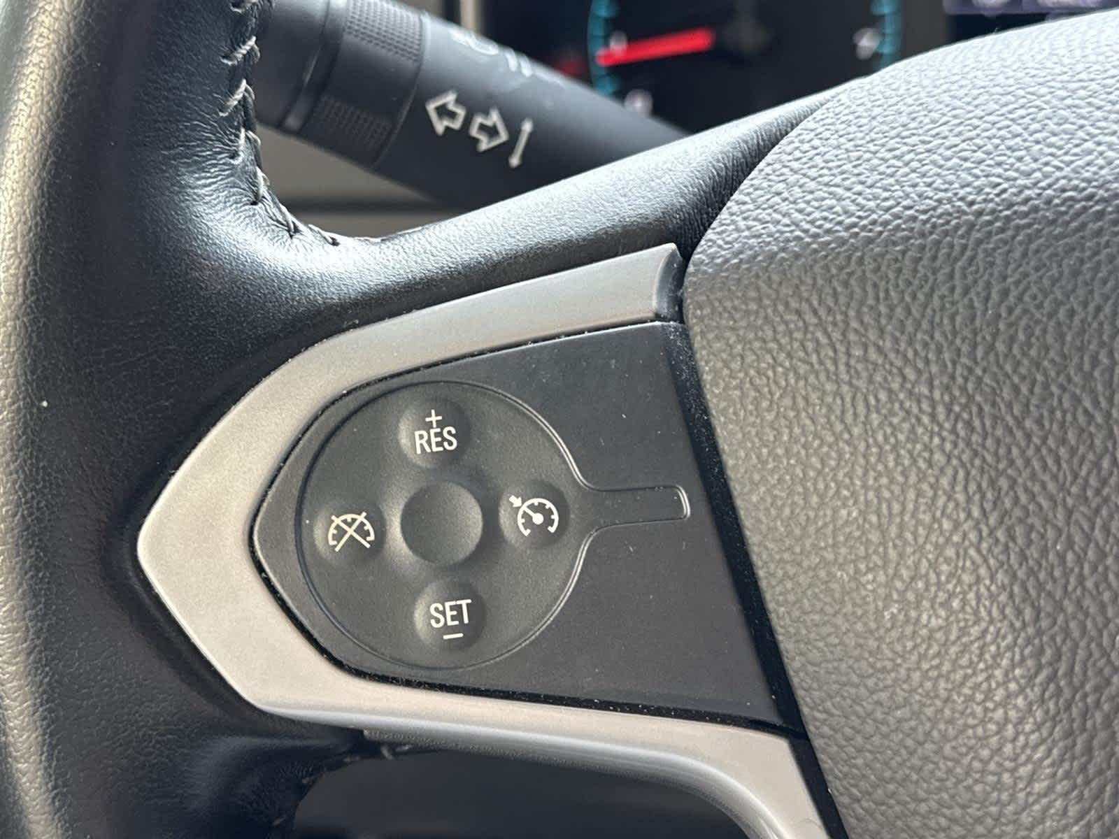 Thumbnail: 2022 Chevrolet Colorado - 24