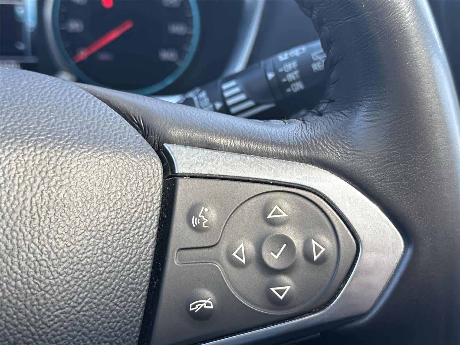 Thumbnail: 2018 Chevrolet Traverse - 25