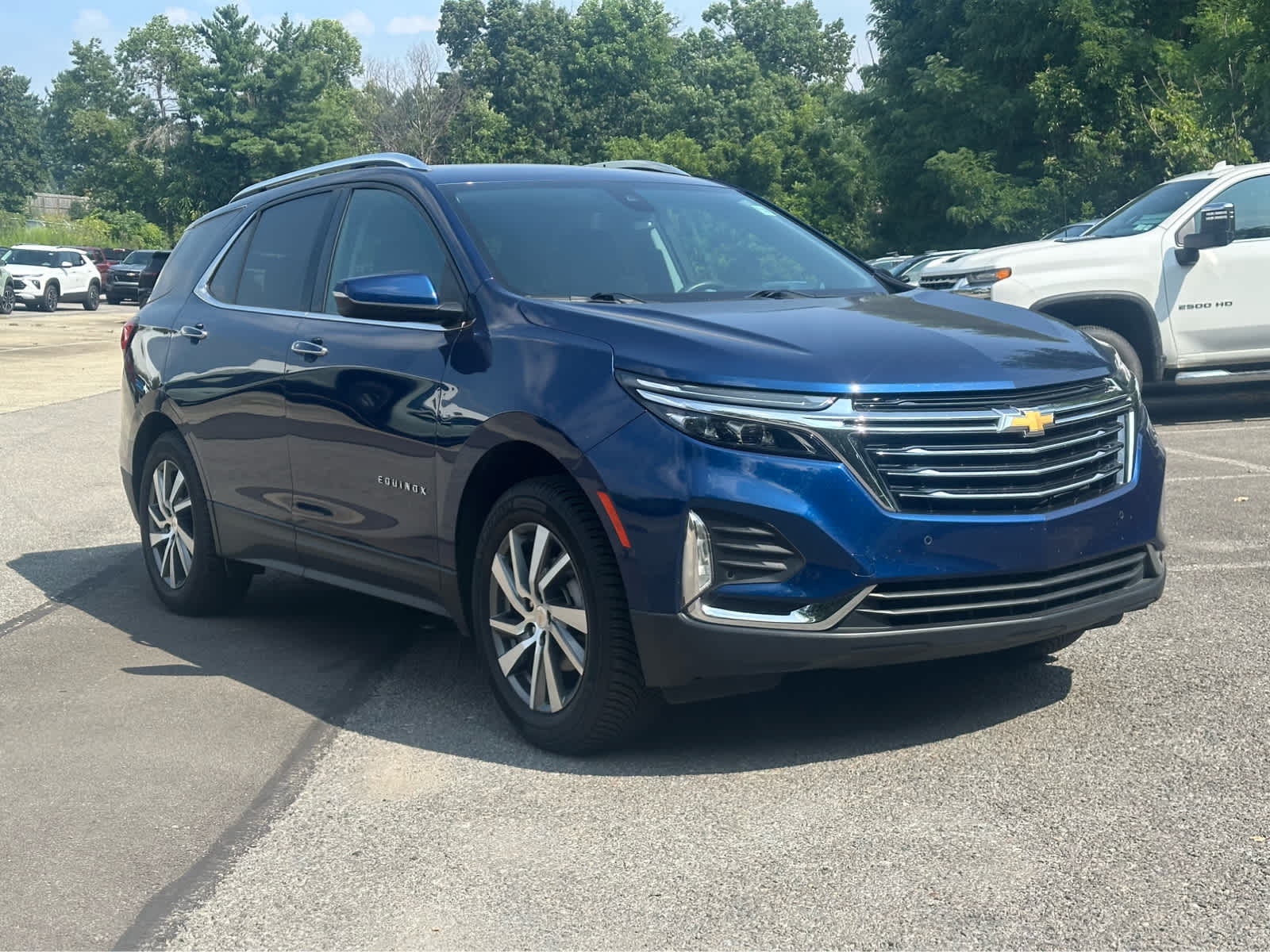 Thumbnail: 2022 Chevrolet Equinox - 3