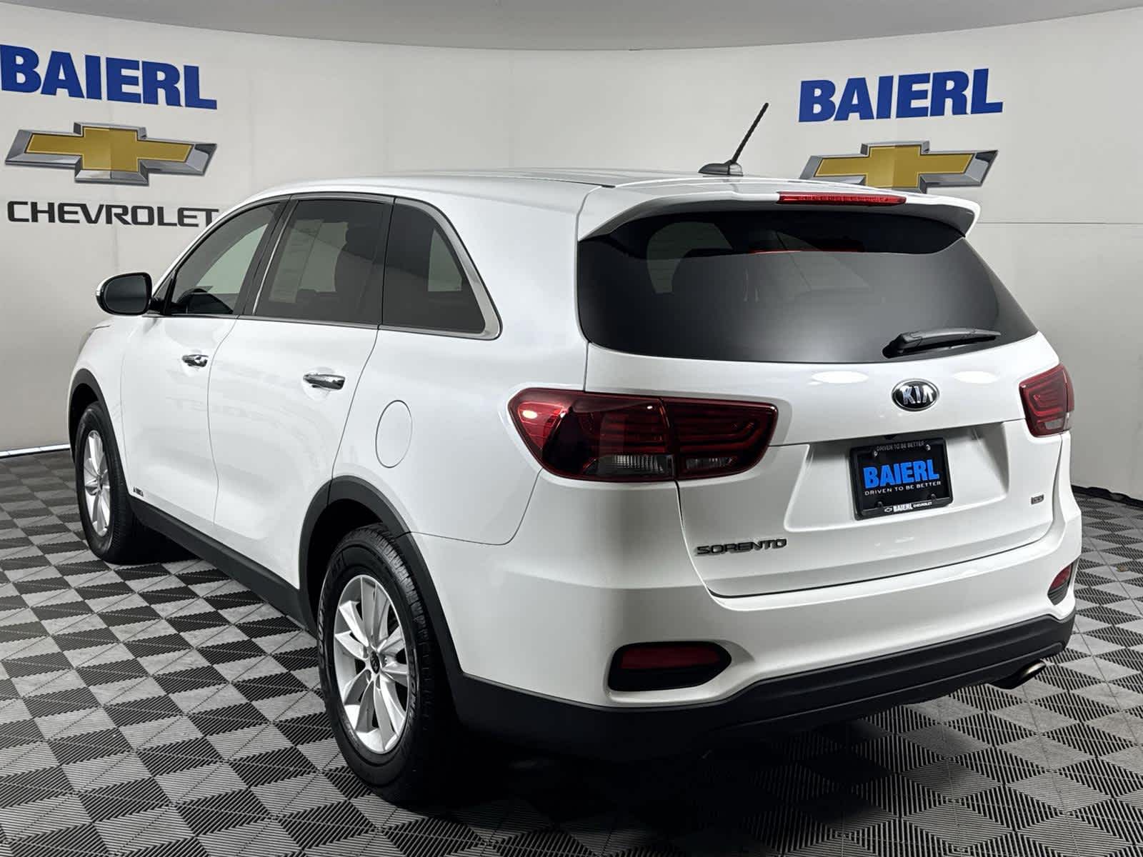 Thumbnail: 2019 Kia Sorento - 3