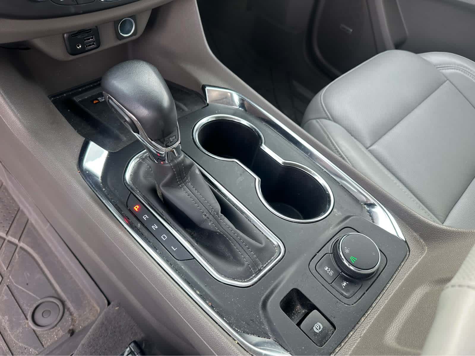 Thumbnail: 2021 Chevrolet Traverse - 14