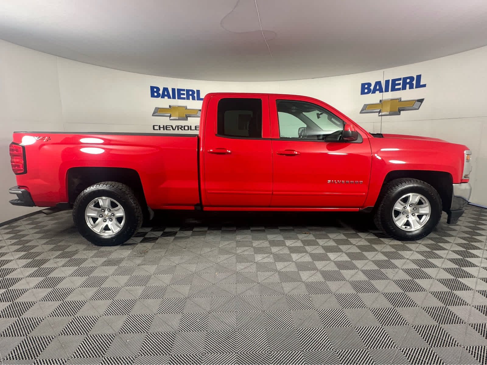Thumbnail: 2019 Chevrolet Silverado 1500 - 8
