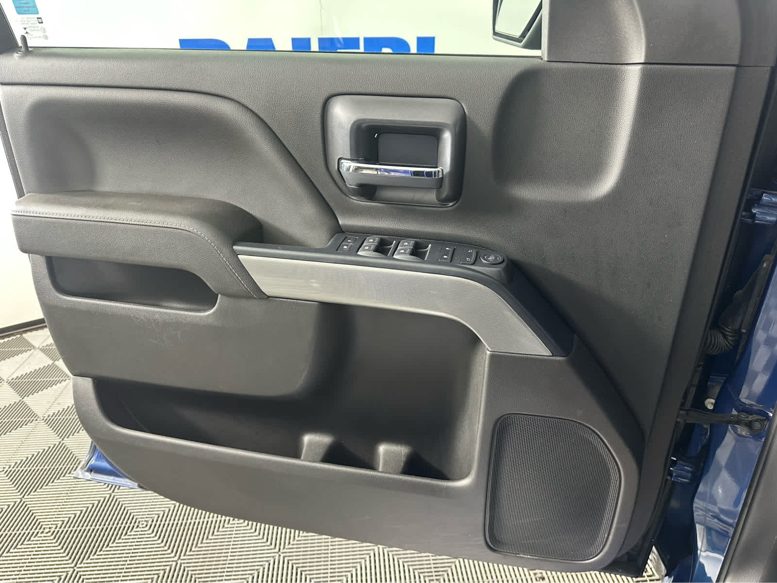 Thumbnail: 2018 Chevrolet Silverado 1500 - 20