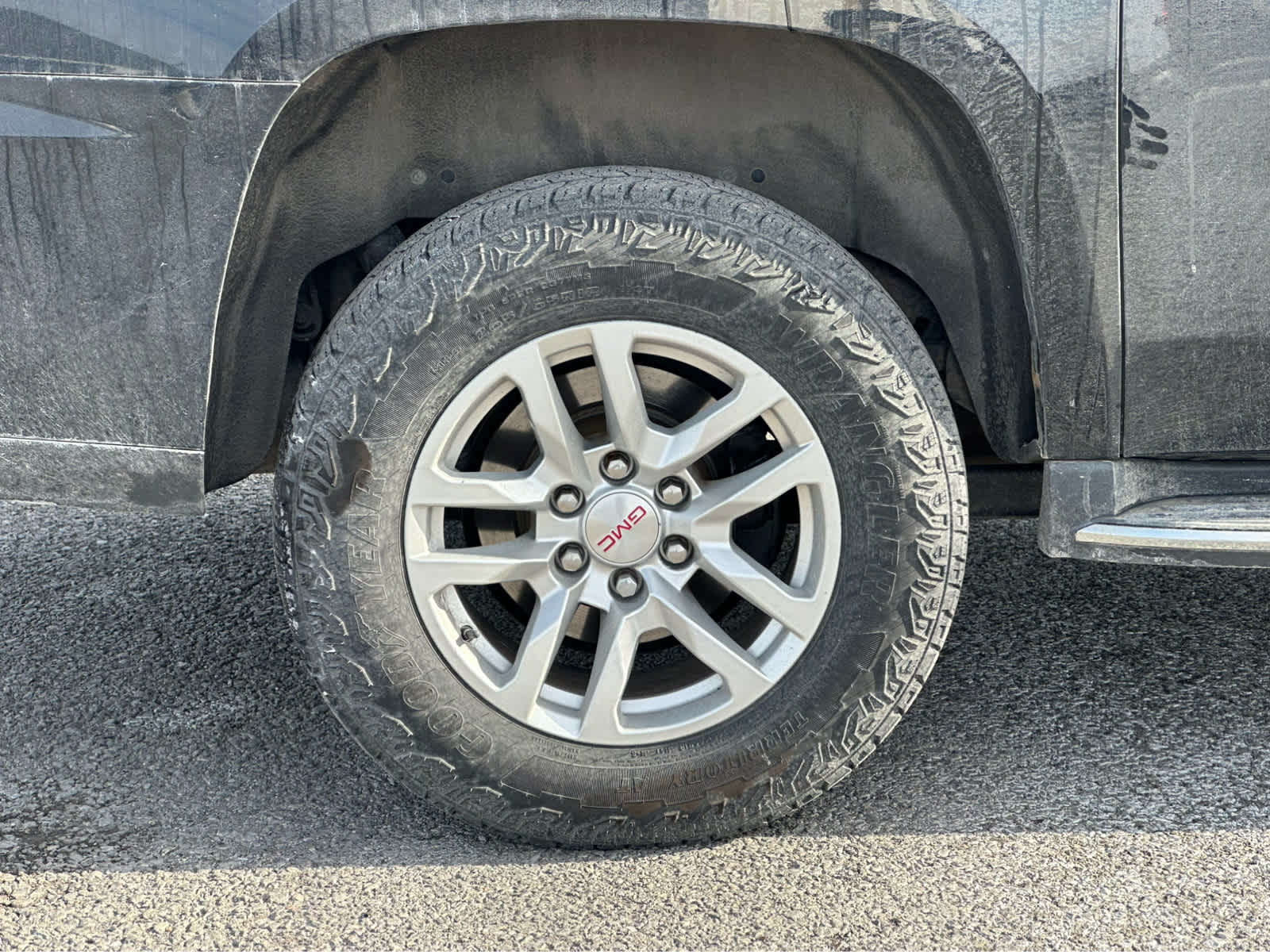 Thumbnail: 2018 GMC Yukon XL - 24