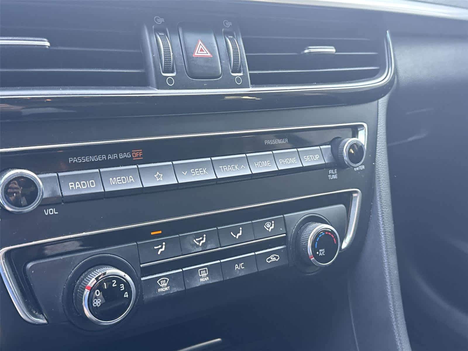 Thumbnail: 2019 Kia Optima - 19