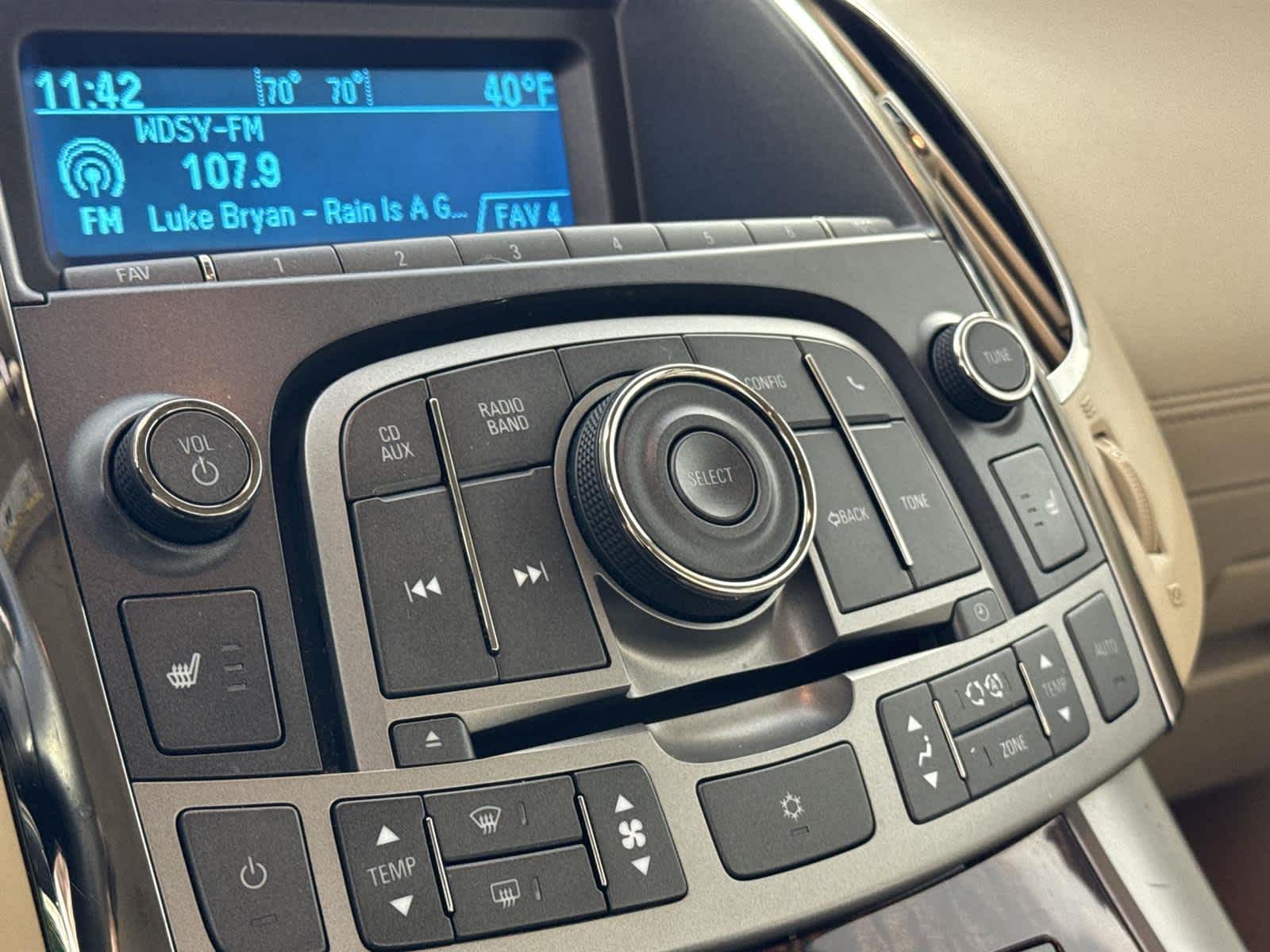 Thumbnail: 2012 Buick LaCrosse - 17