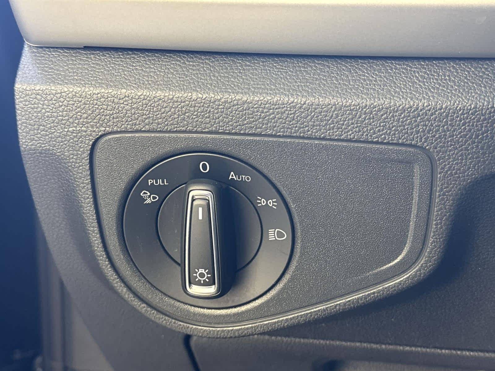 Thumbnail: 2022 Volkswagen Atlas - 23