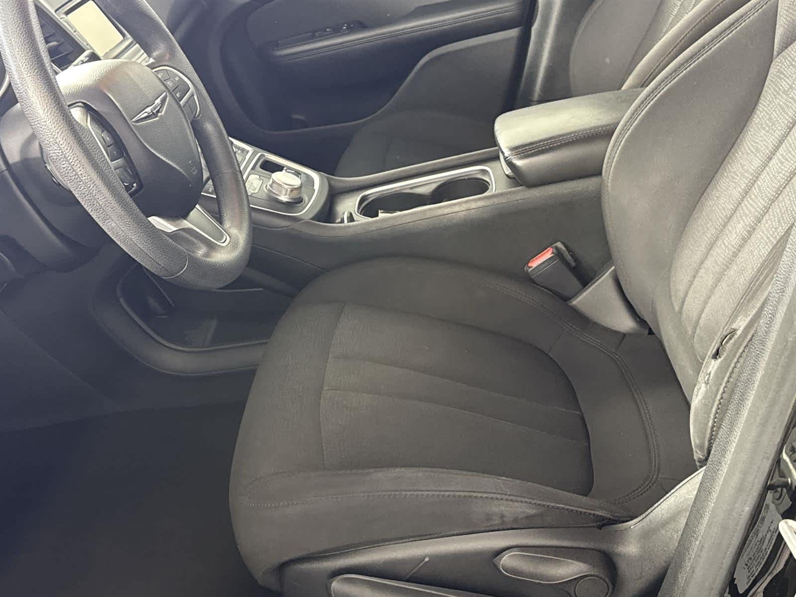 Thumbnail: 2015 Chrysler 200 - 12