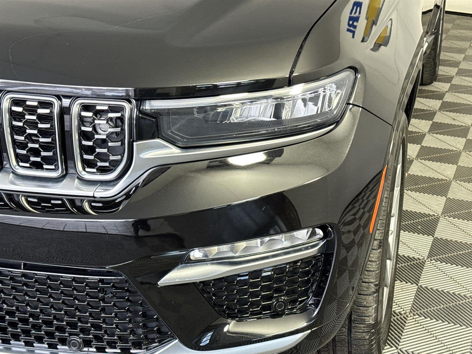 Thumbnail: 2022 Jeep Grand Cherokee - 9