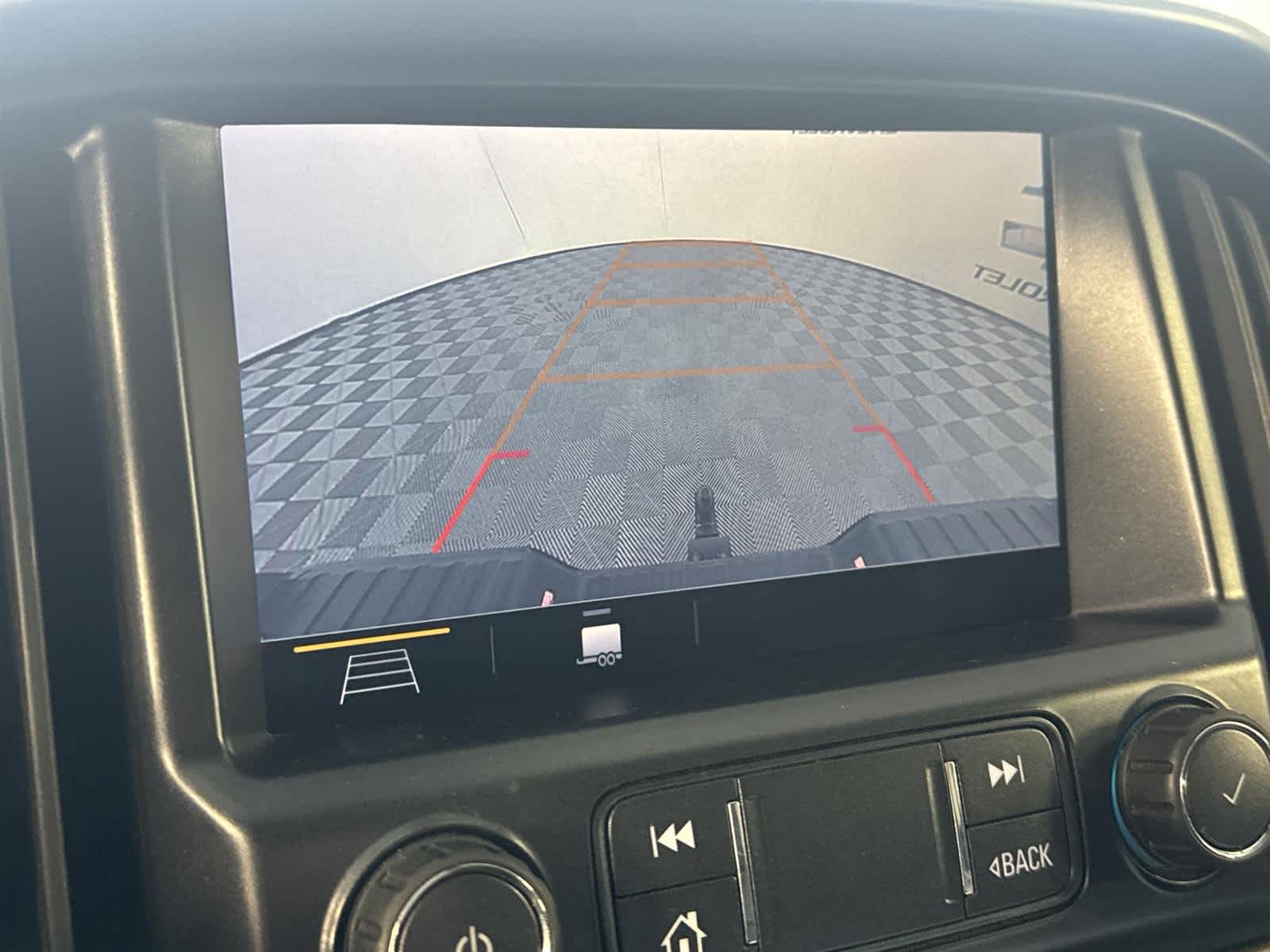 Thumbnail: 2021 Chevrolet Colorado - 17