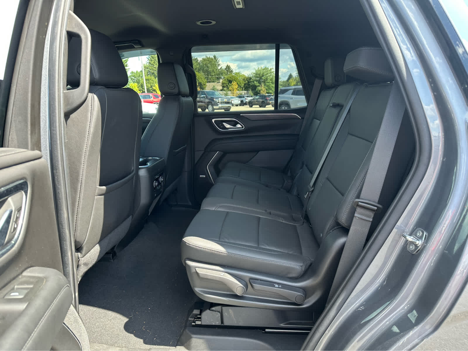 Thumbnail: 2022 Chevrolet Tahoe - 22