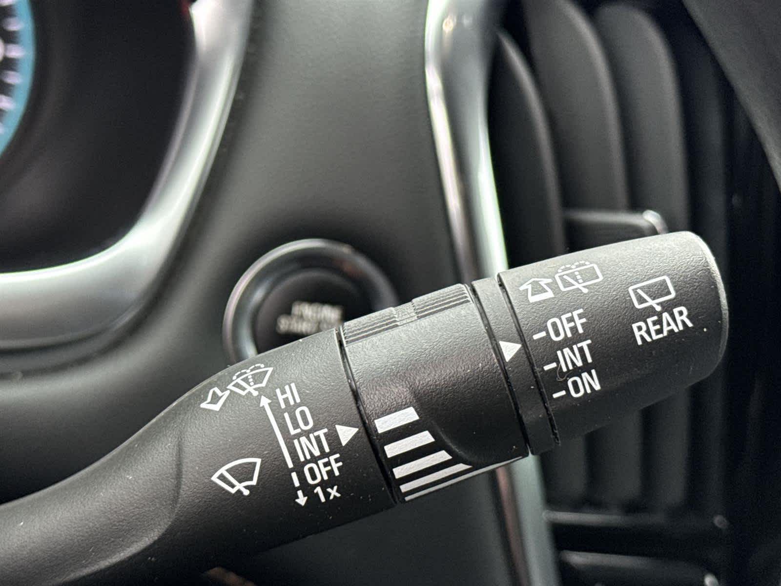 Thumbnail: 2021 Chevrolet Traverse - 26