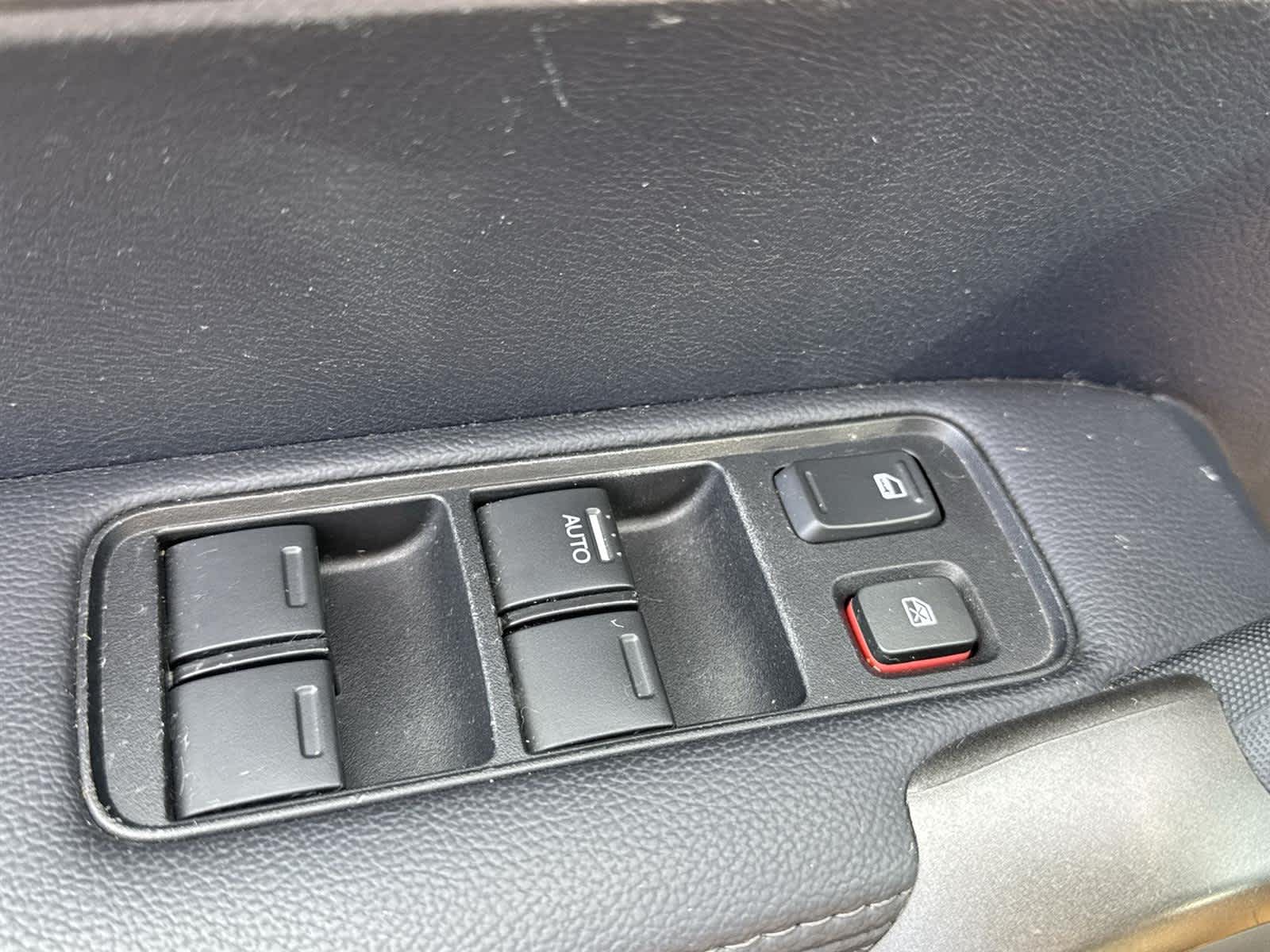 Thumbnail: 2011 Honda CR-V - 22