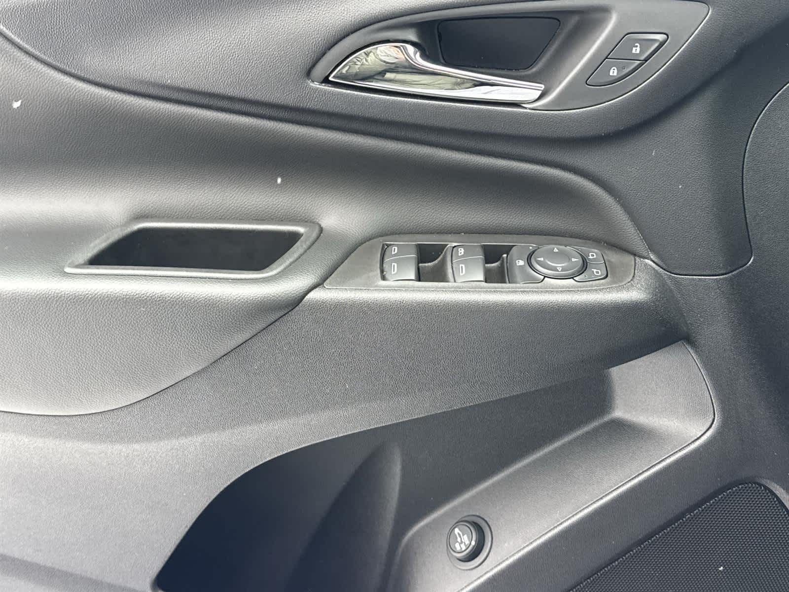 Thumbnail: 2023 Chevrolet Equinox - 24