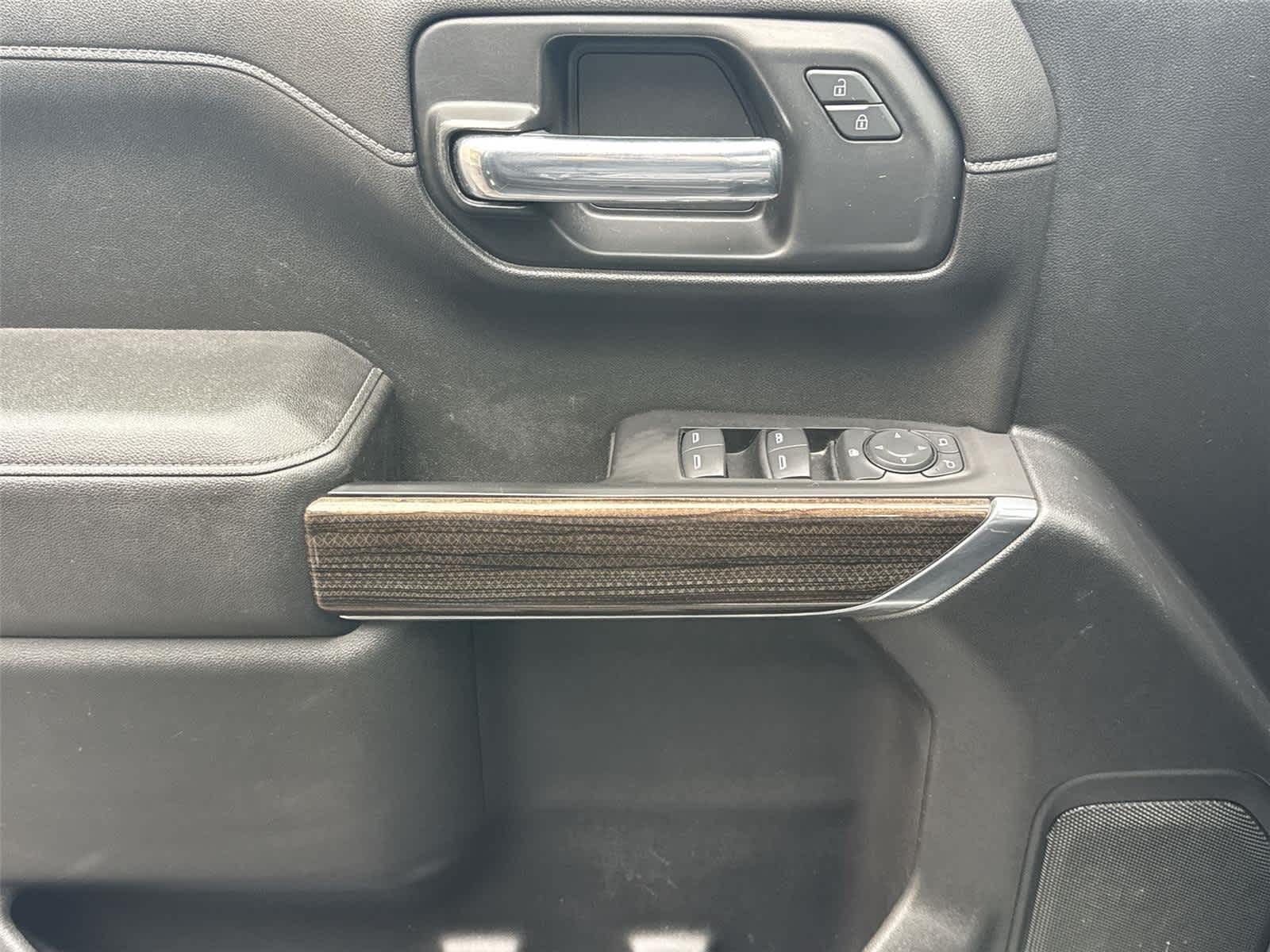 Thumbnail: 2020 Chevrolet Silverado 1500 - 22