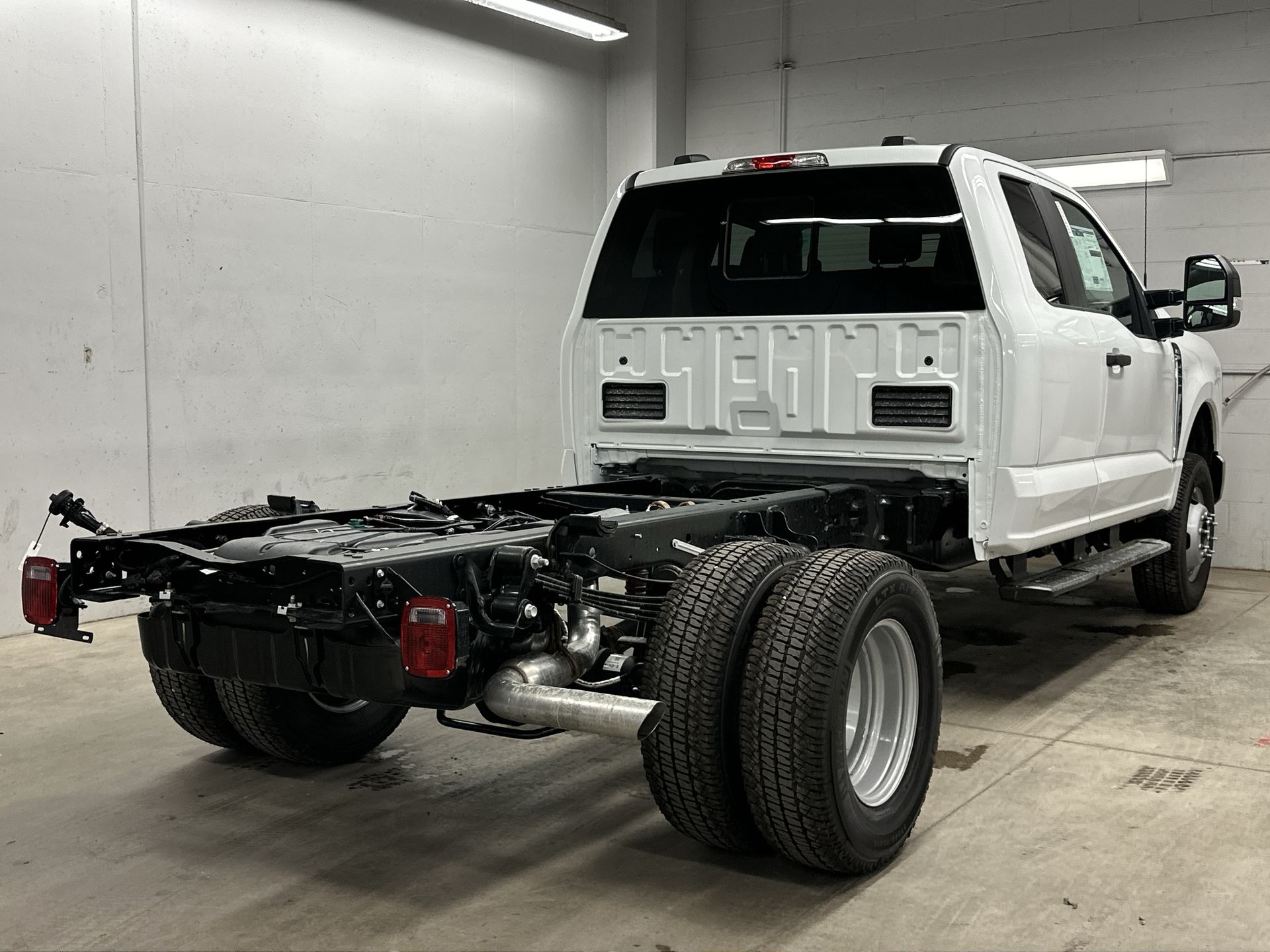 Thumbnail: 2025 Ford Econoline - 26