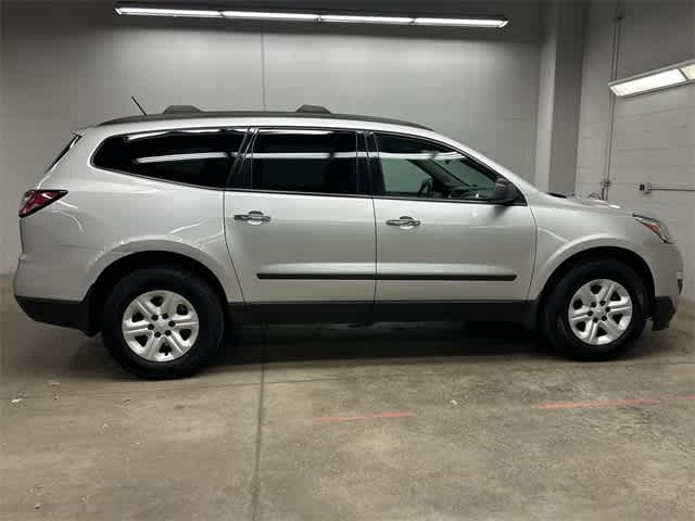 Thumbnail: 2014 Chevrolet Traverse - 3