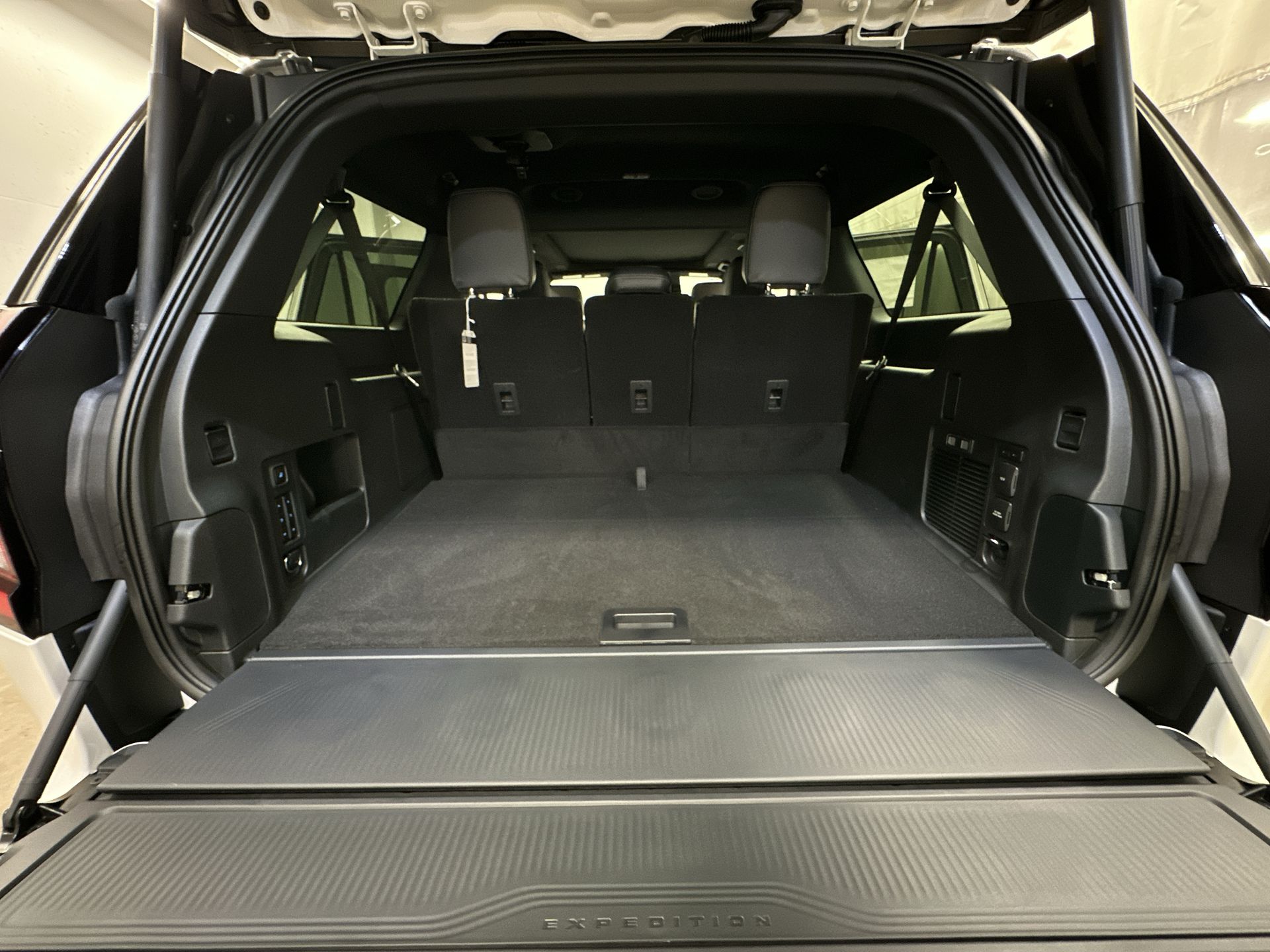 Thumbnail: 2025 Ford Expedition MAX - 27