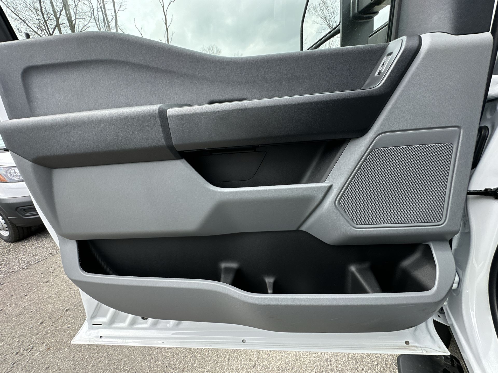 Thumbnail: 2025 Ford Econoline - 14