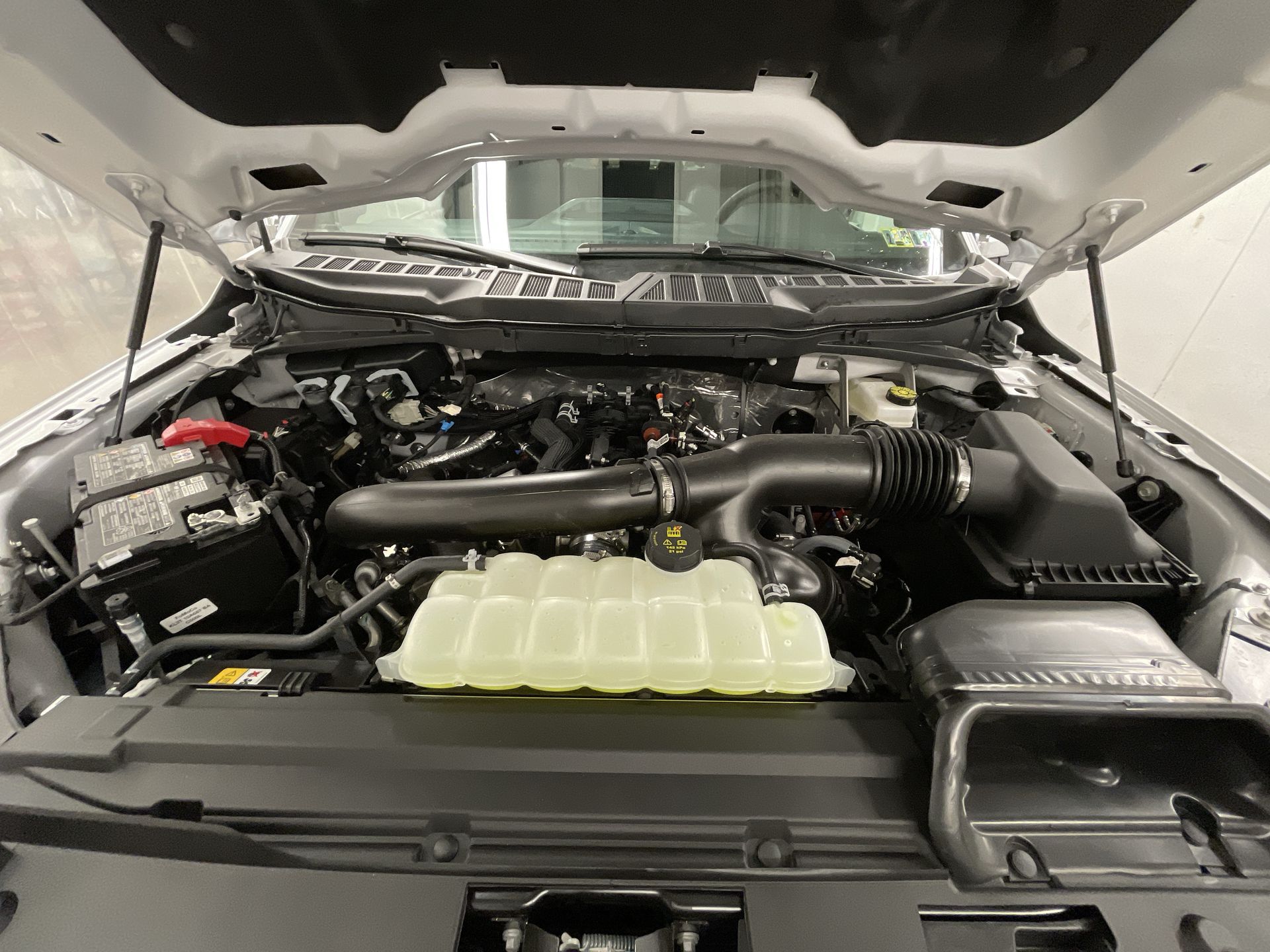 2025 Ford F-150 Lariat 26