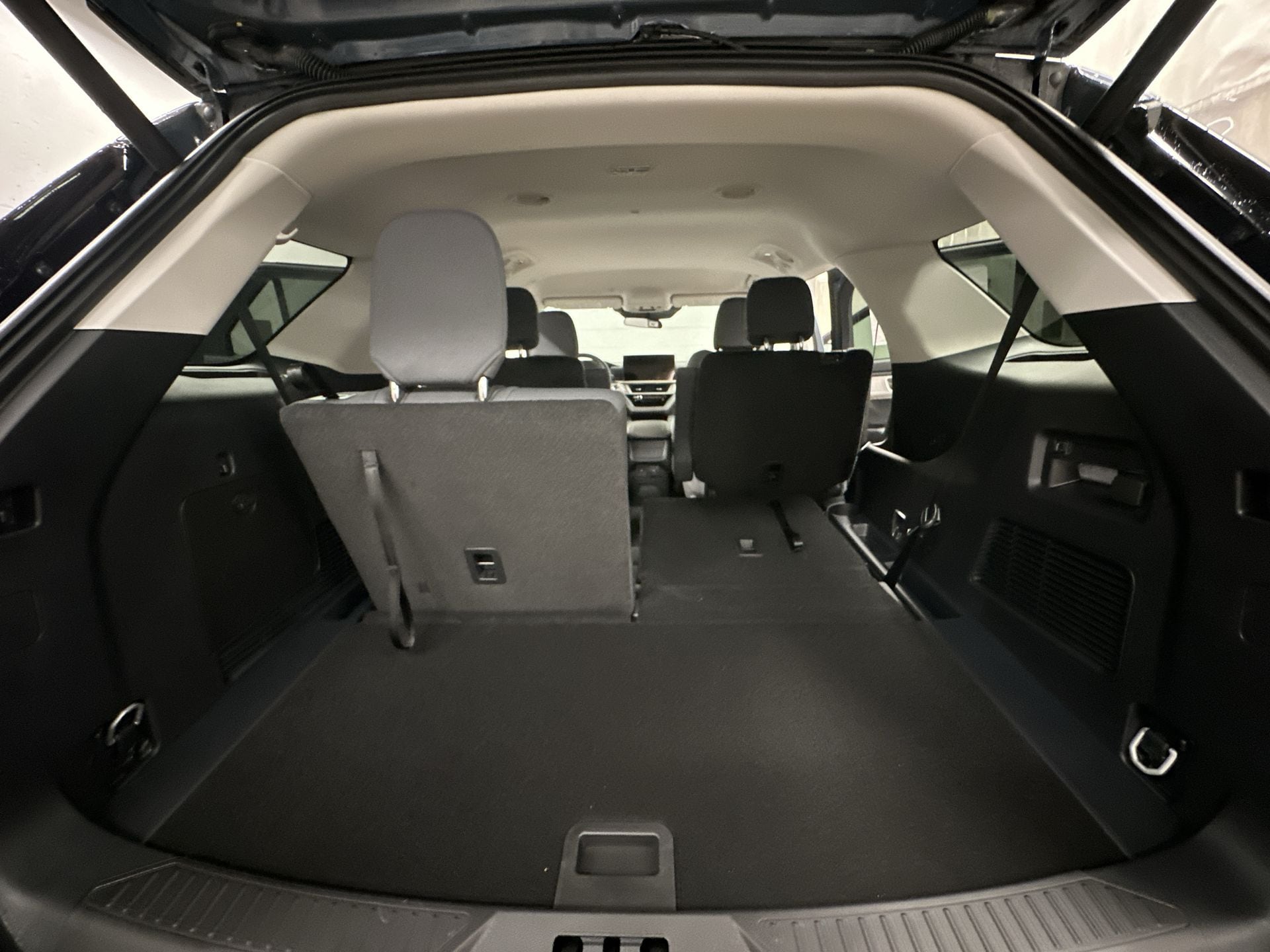 Thumbnail: 2026 Ford Explorer - 23