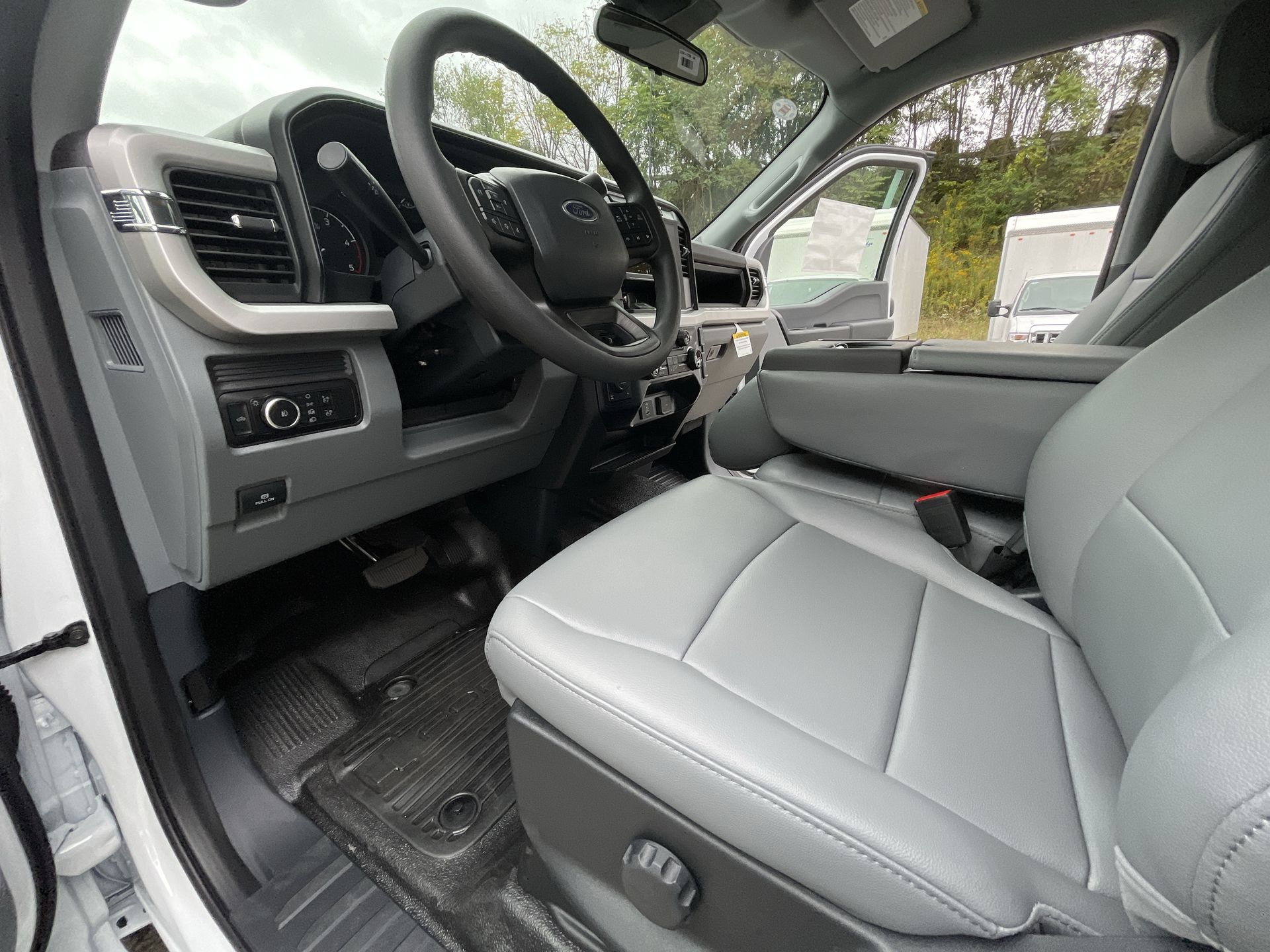 2024 Ford Econoline E-350 14