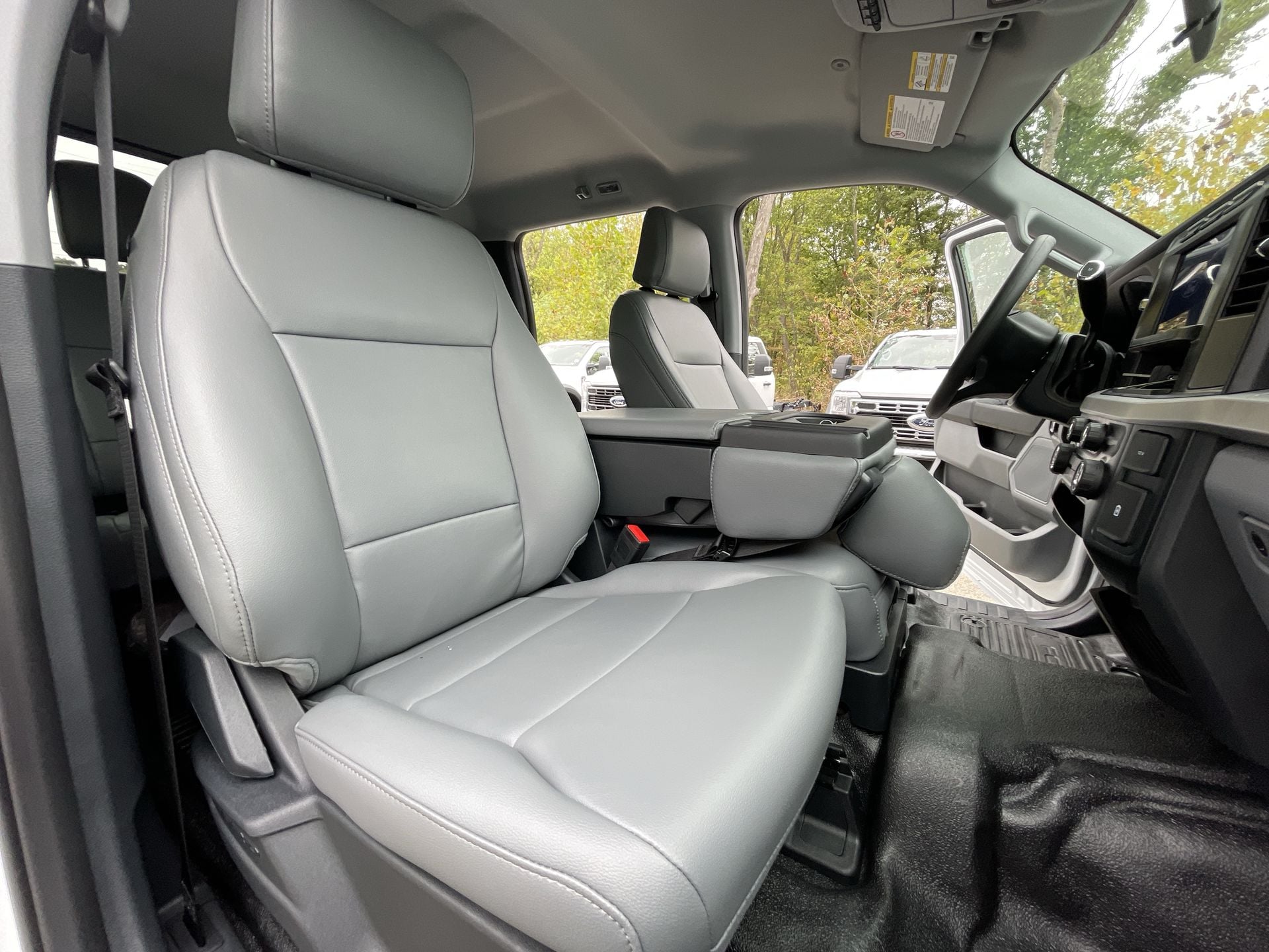 2024 Ford Econoline E-350 20