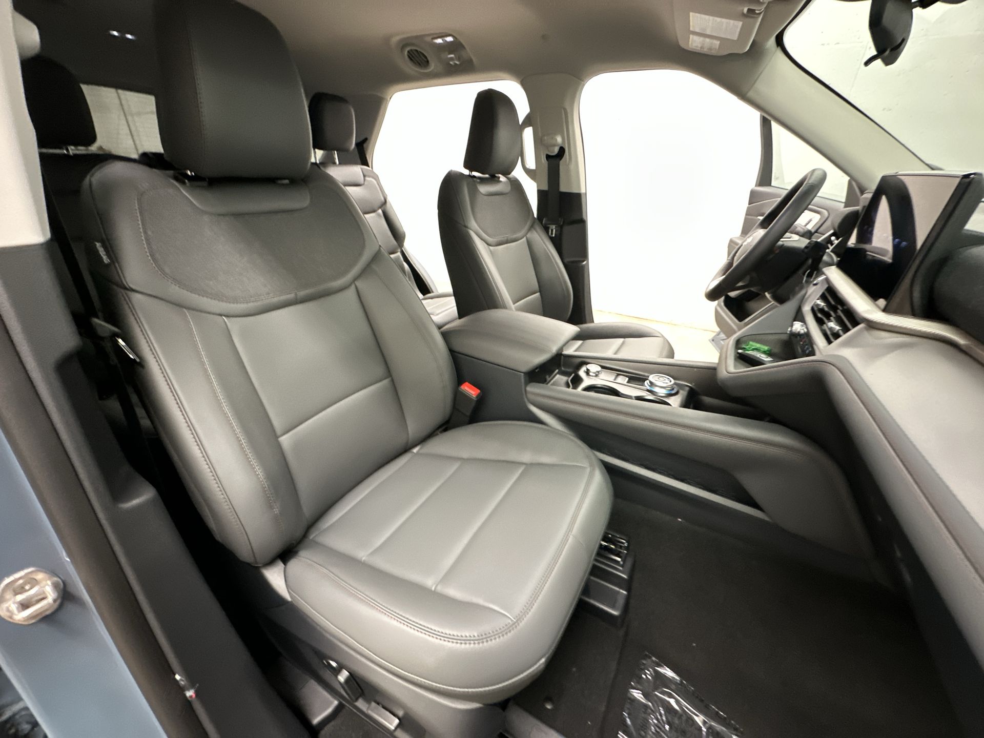Thumbnail: 2026 Ford Explorer - 21