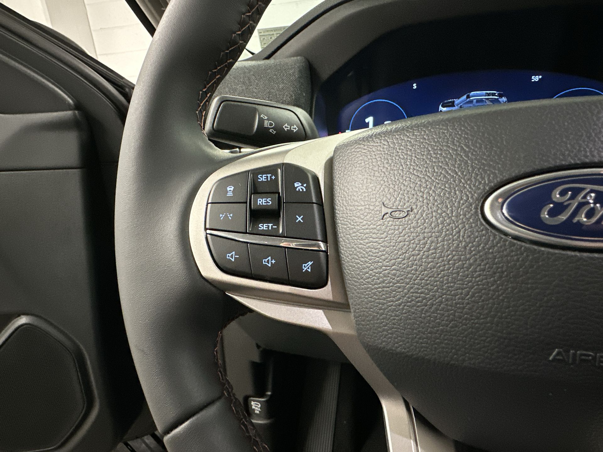 Thumbnail: 2026 Ford Explorer - 8