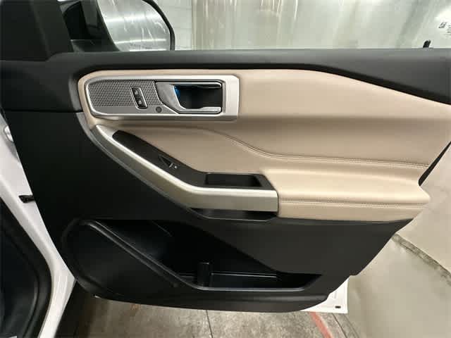 Thumbnail: 2020 Ford Explorer - 25