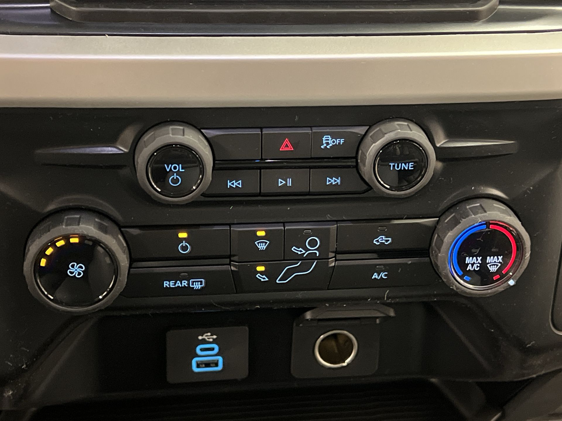 Thumbnail: 2025 Ford Econoline - 12