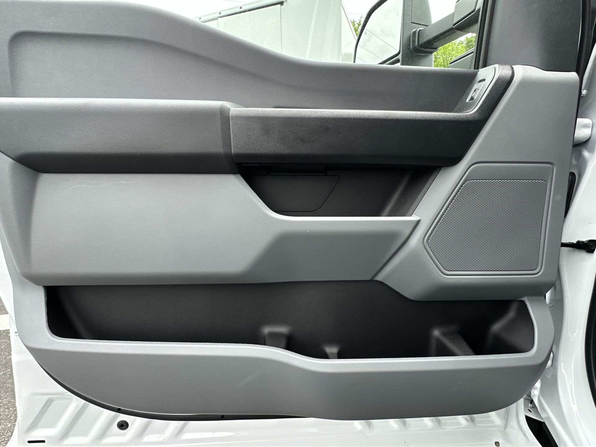 Thumbnail: 2025 Ford Econoline - 14