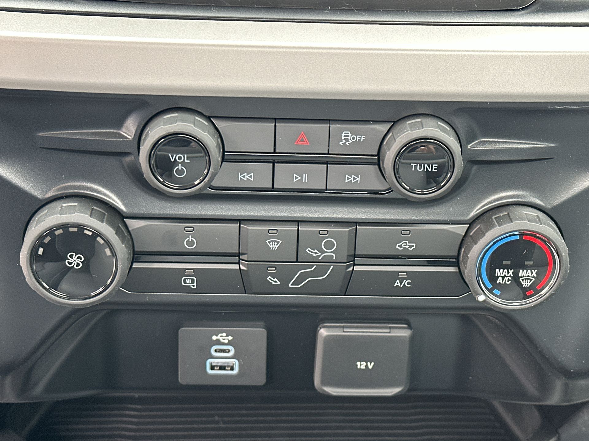 Thumbnail: 2025 Ford  - 12