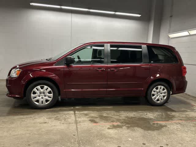 Thumbnail: 2017 Dodge Grand Caravan - 2