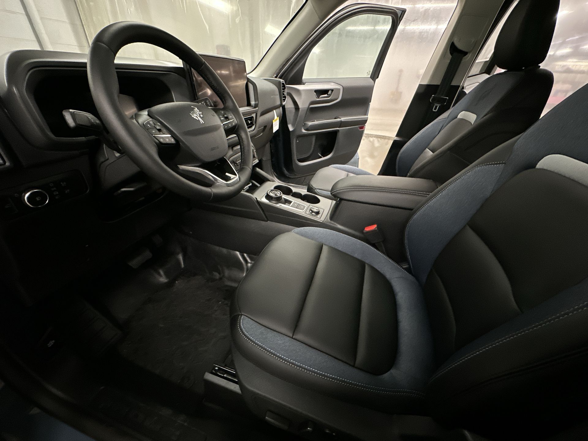 Thumbnail: 2025 Ford Bronco Sport - 17