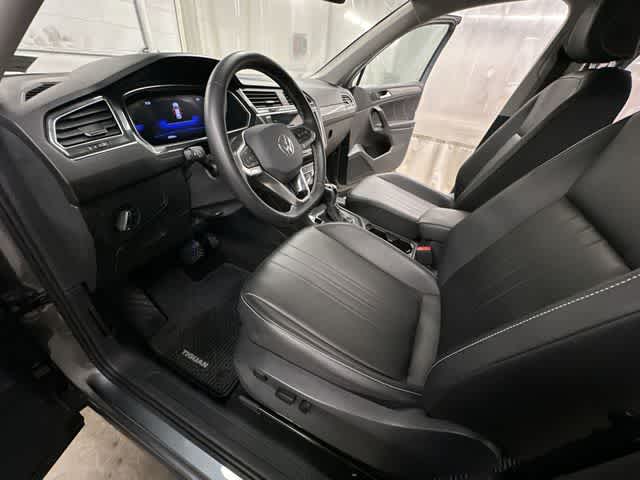 Thumbnail: 2023 Volkswagen Tiguan - 16