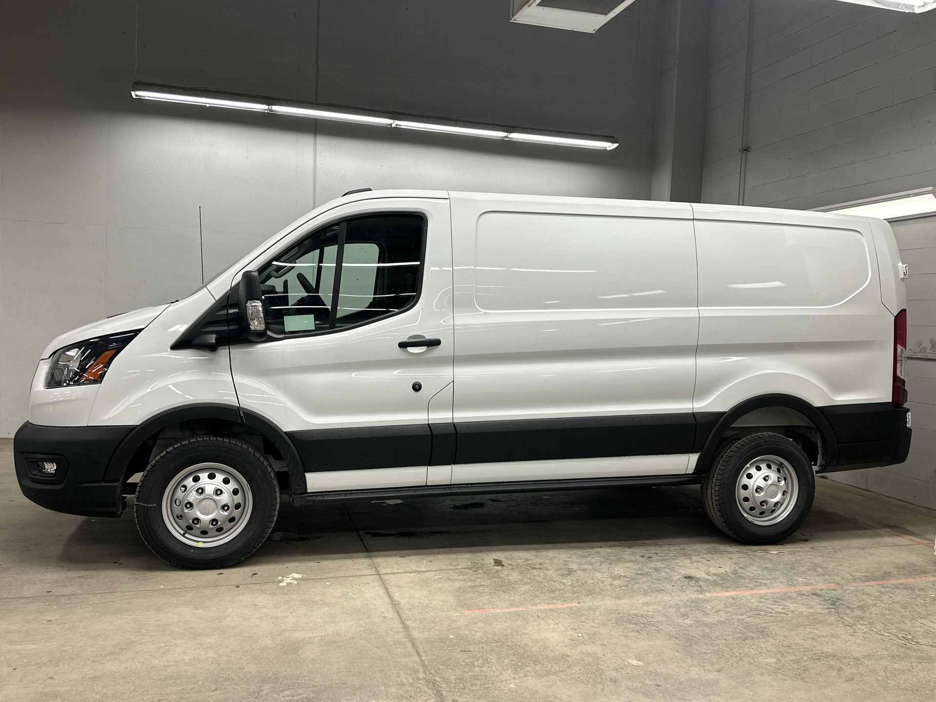 Thumbnail: 2026 Ford Transit Series - 2