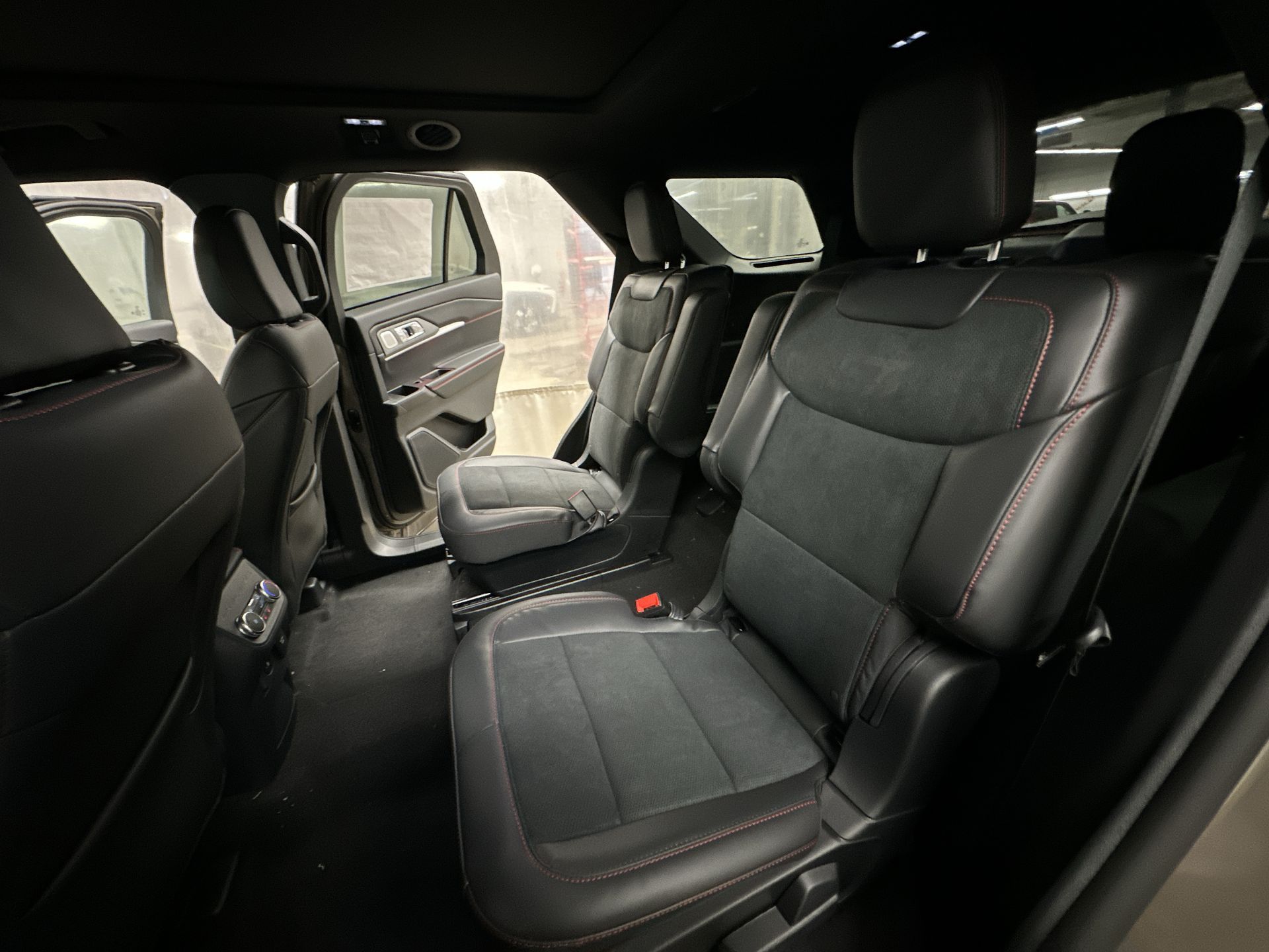 Thumbnail: 2026 Ford Explorer - 18