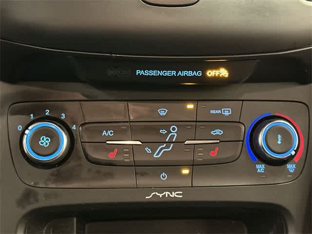 Thumbnail: 2016 Ford Focus - 12