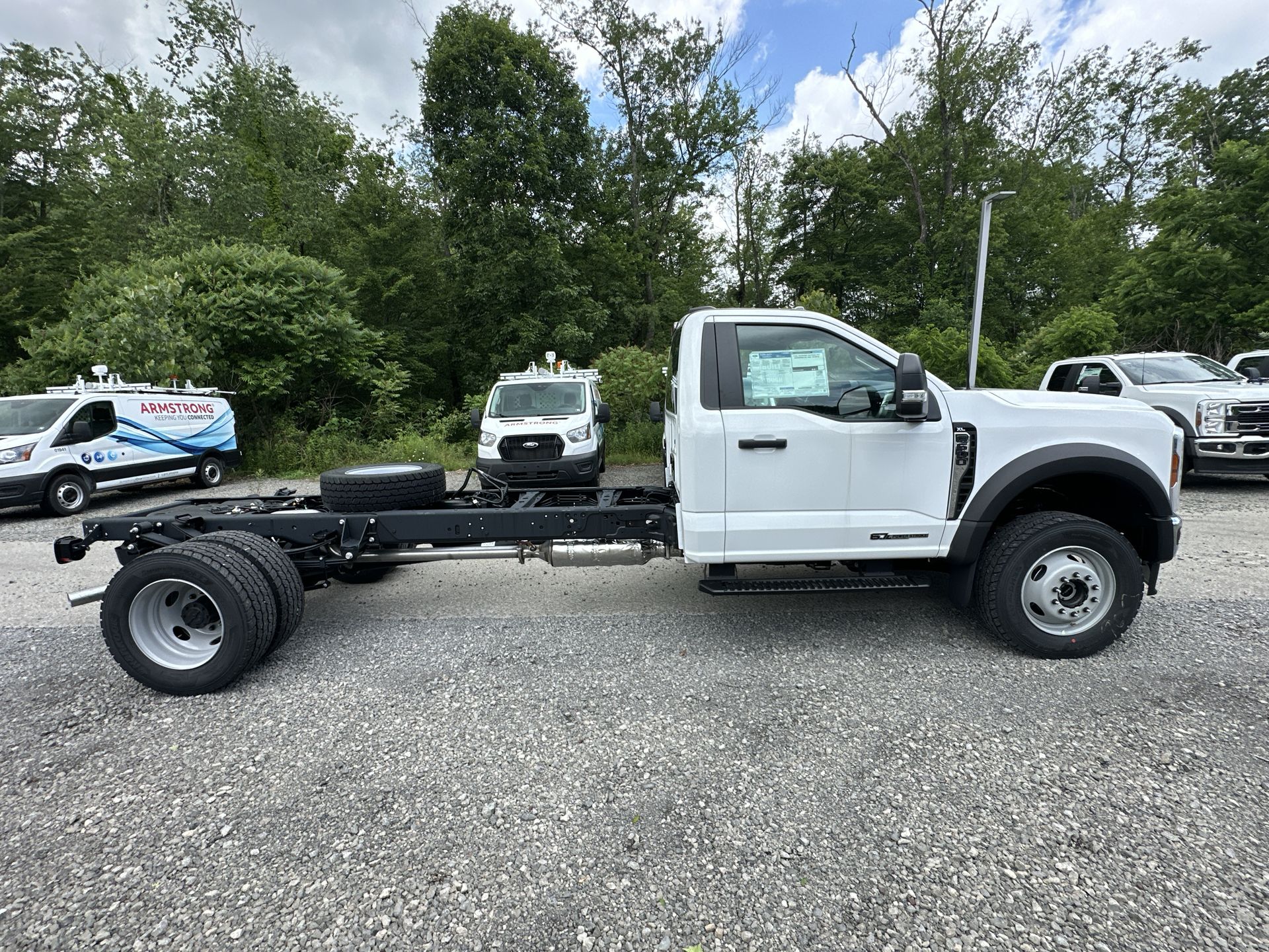 2025 Ford F-600 photo 3