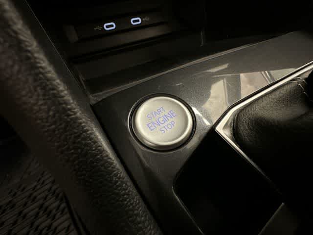 Thumbnail: 2023 Volkswagen Tiguan - 10