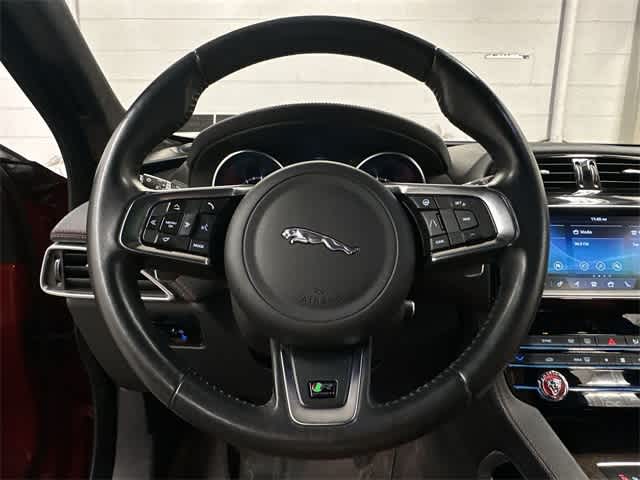 Thumbnail: 2020 Jaguar F-Pace - 8