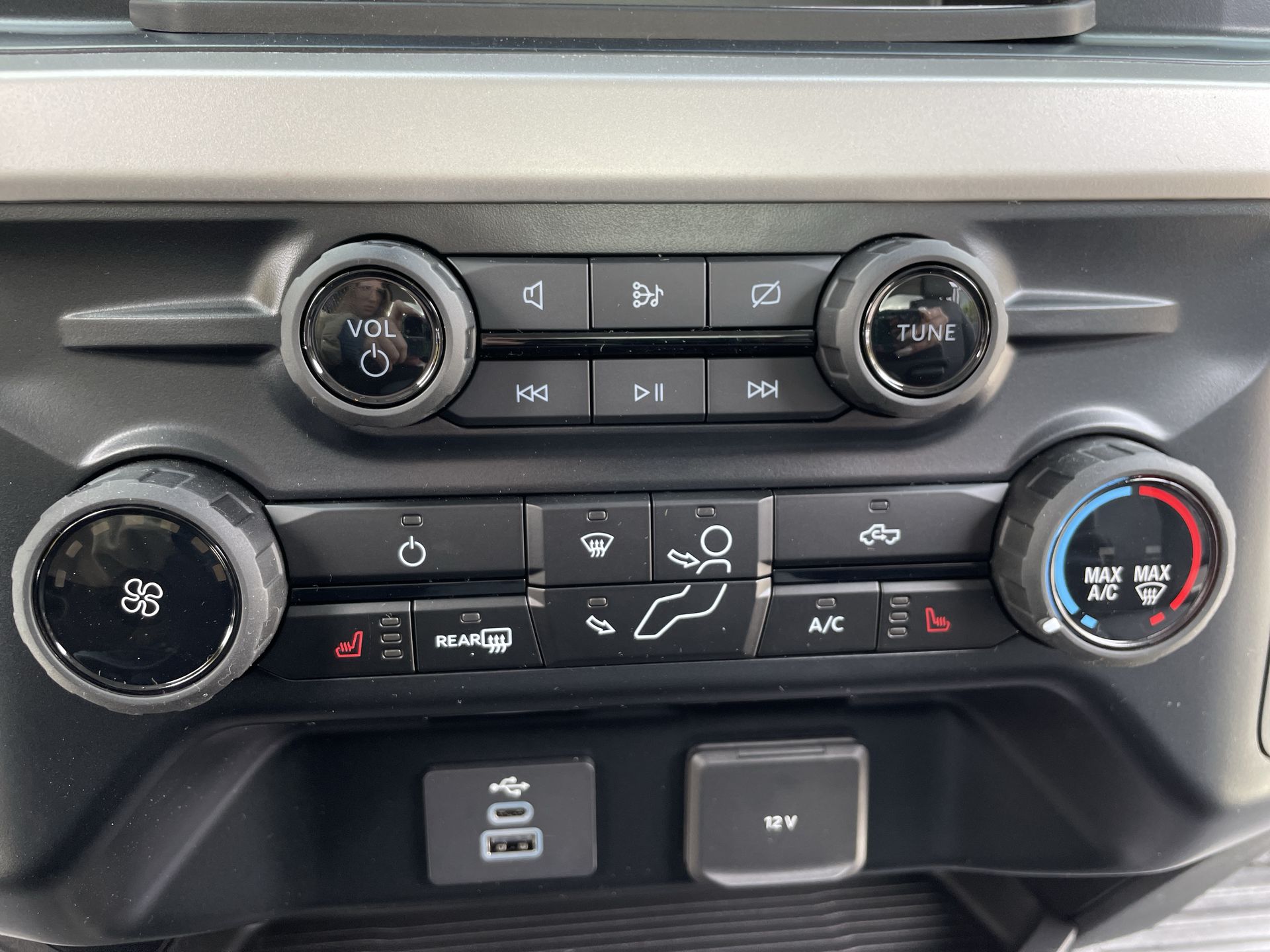 Thumbnail: 2024 Ford Econoline - 12